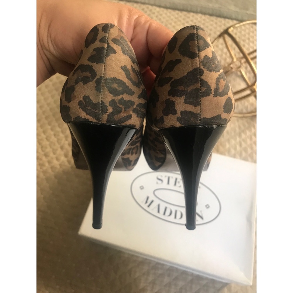 Steve Madden | Toppazz Leopard Heels - Picture 5 of 6
